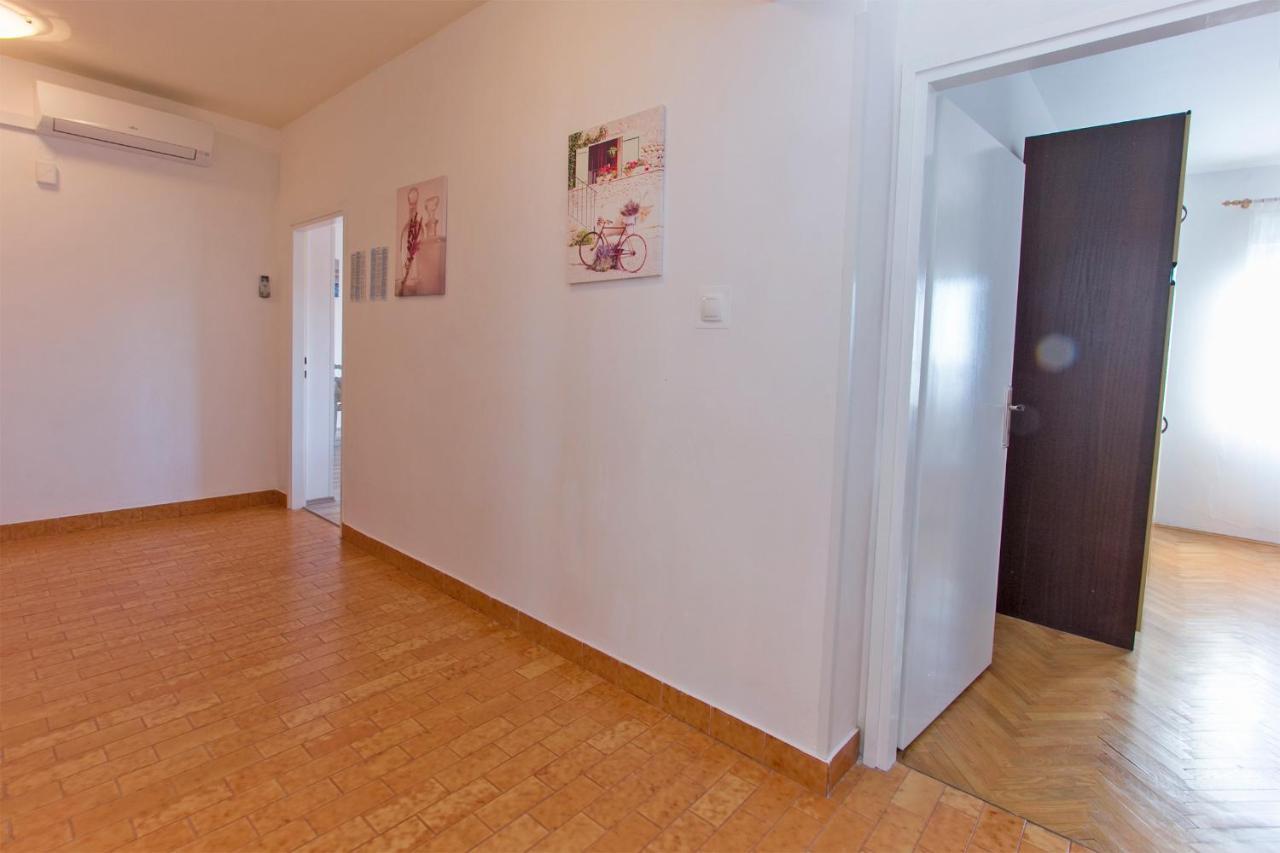 Nella Apartment